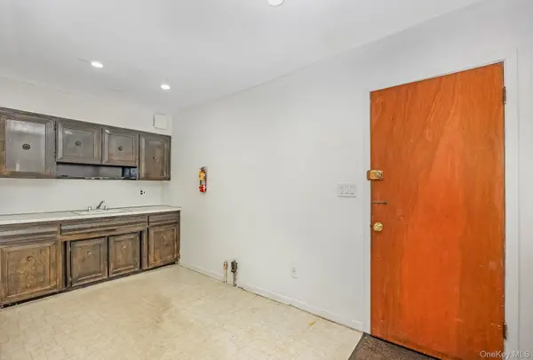 58-30 75th ST, Middle Village, NY 11379