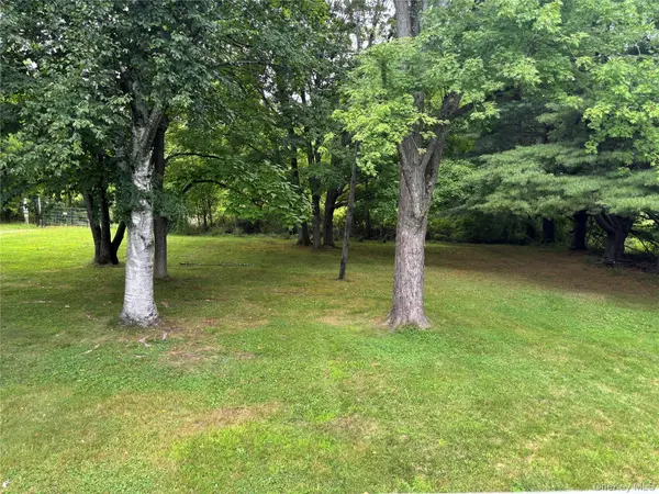 239 Vineyard AVE, Highland, NY 12528