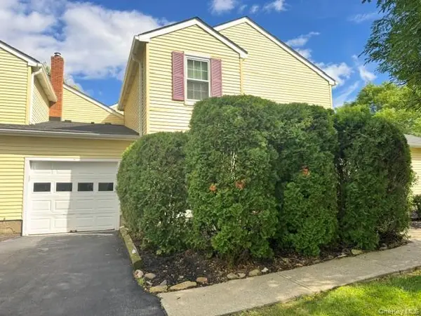 34 Candlestick CT, Warwick, NY 10990