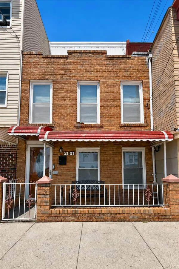 21-31 25th RD, Astoria, NY 11102
