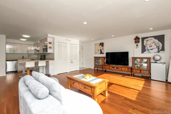 10-10 166 ST #6D, Beechhurst, NY 11357