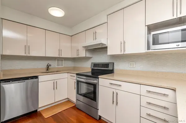 10-10 166 ST #6D, Beechhurst, NY 11357