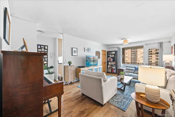 5700 Arlington AVE #18V, Bronx, NY 10471