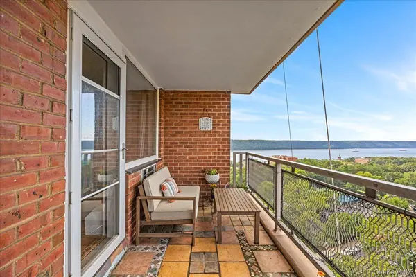 5700 Arlington AVE #18V, Bronx, NY 10471
