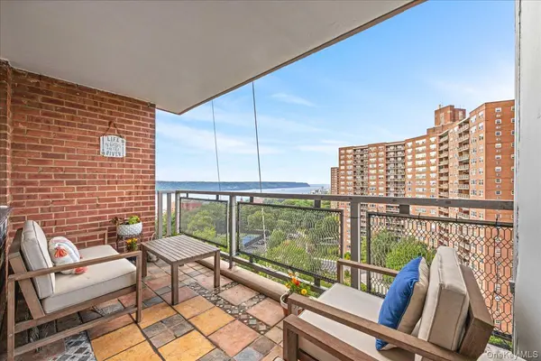 5700 Arlington AVE #18V, Bronx, NY 10471