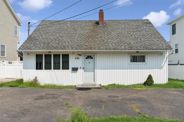 404 Front ST, Bellmore, NY 11710