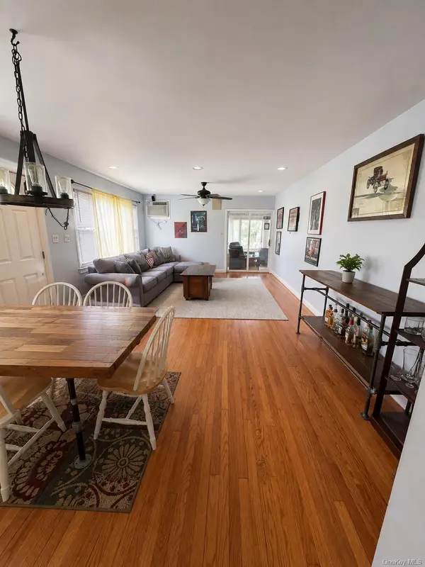 80 E Lakewood ST, Patchogue, NY 11772
