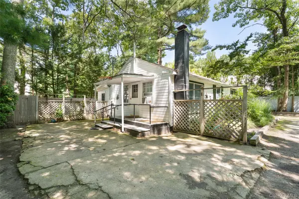 141 W Neck RD, Southampton, NY 11968