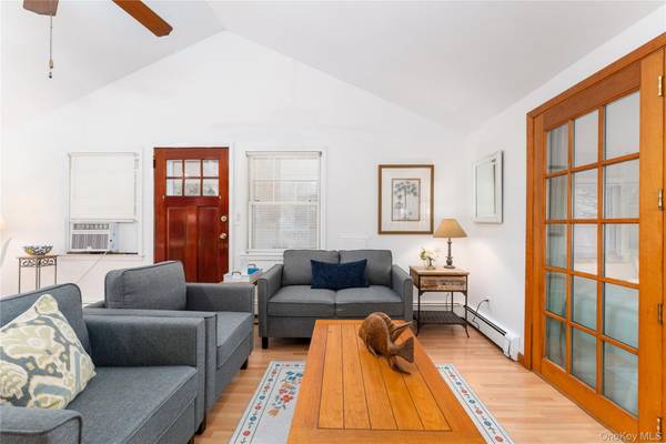 141 W Neck RD, Southampton, NY 11968
