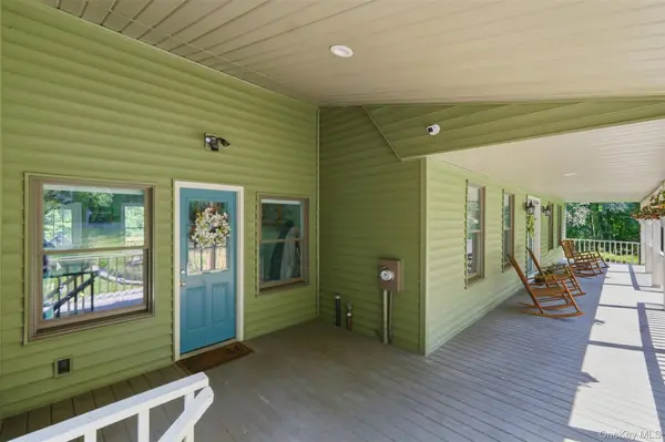 68 Burleigh RD, New Paltz, NY 12561