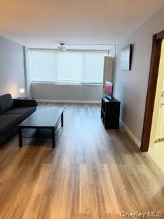 2 Bay Club DR #1Z4, Bayside, NY 11360