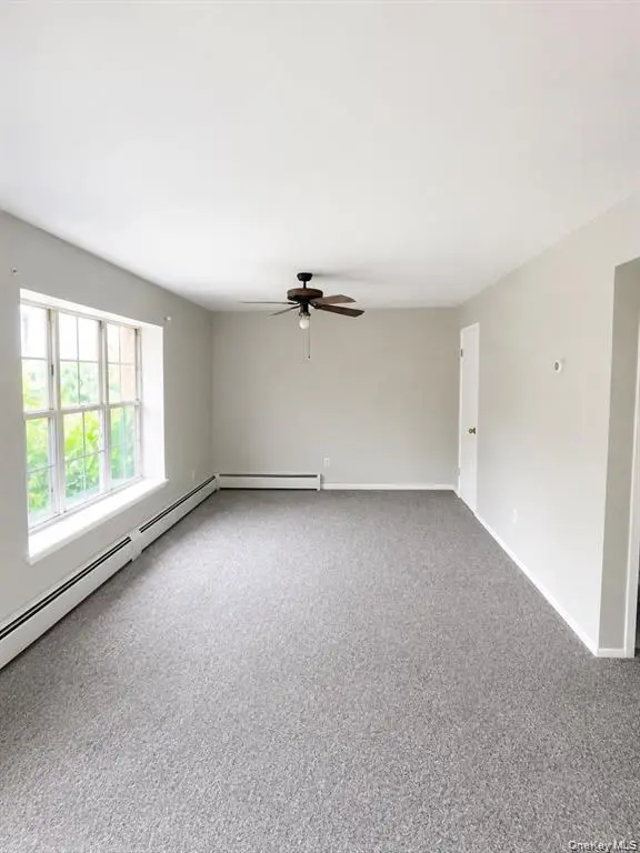 18 Black Stallion CT, Middletown, NY 10940