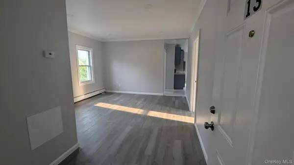 3230 Lexington AVE #apt 13, Mohegan Lake, NY 10547