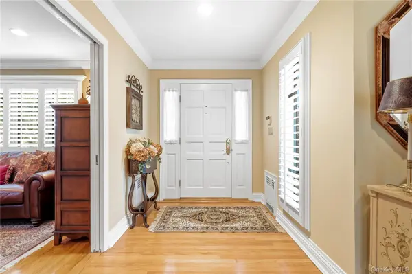 130 Fairview RD, Massapequa, NY 11758