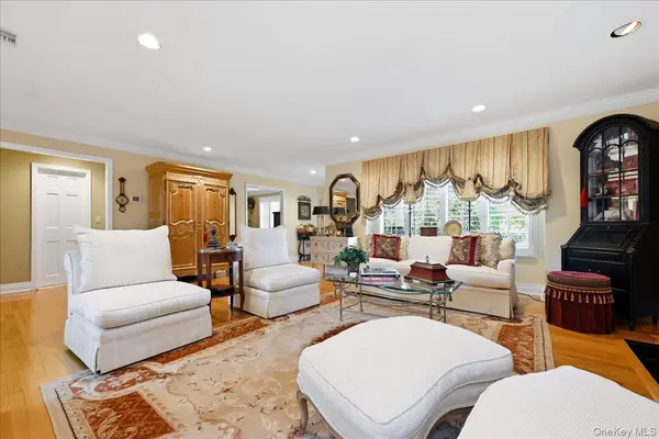 130 Fairview RD, Massapequa, NY 11758