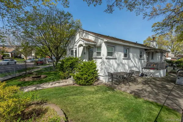 157-59 19th AVE, Whitestone, NY 11357