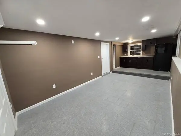 101 Weaver RD, West Sayville, NY 11796