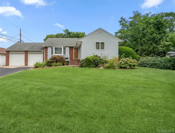 1451 Seamans Neck RD, Seaford, NY 11783