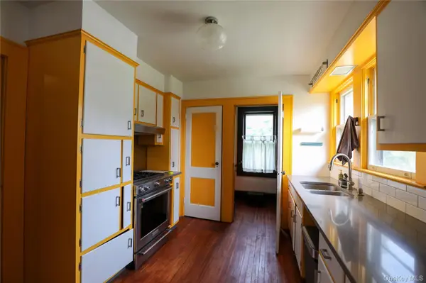 375 Broadway #9W, Ulster Park, NY 12487