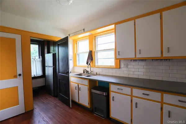 375 Broadway #9W, Ulster Park, NY 12487