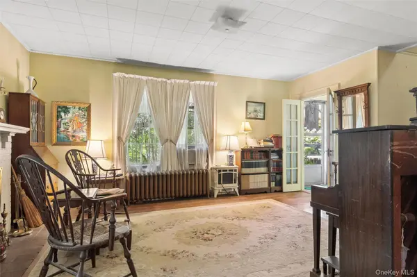 50 Park AVE, Port Washington, NY 11050