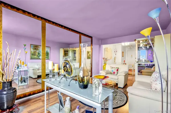 141-09 28th AVE #6D, Flushing, NY 11354
