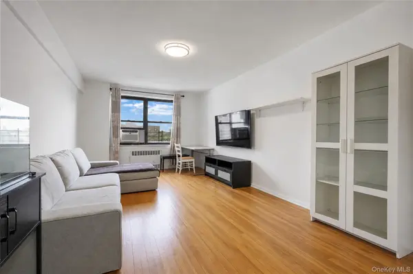 25-40 Union ST #4E, Flushing, NY 11354