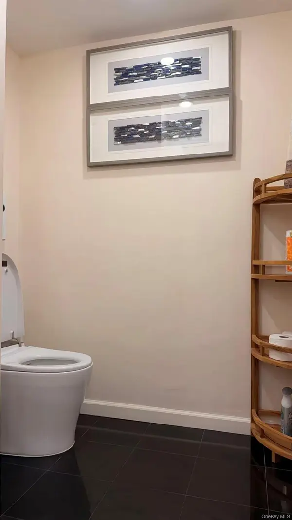 13681 Roosevelt AVE #3rd FL, Flushing, NY 11354
