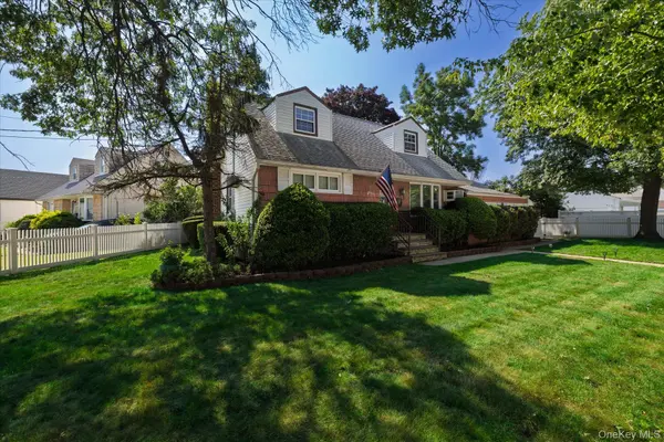 1582 Bellmore RD, Bellmore, NY 11710