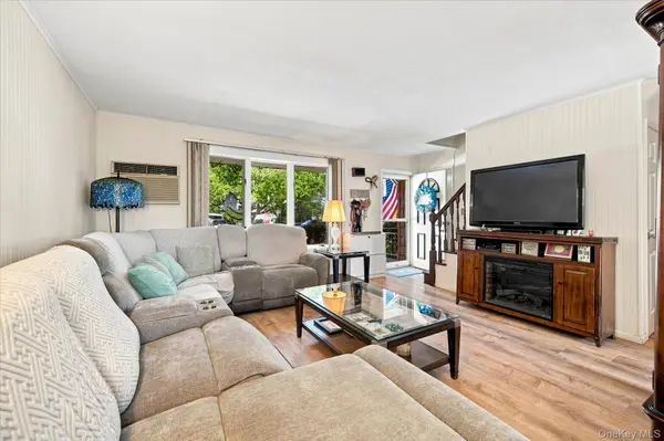 1582 Bellmore RD, Bellmore, NY 11710