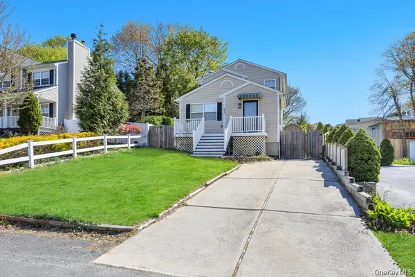 43 Comus RD, Rocky Point, NY 11778