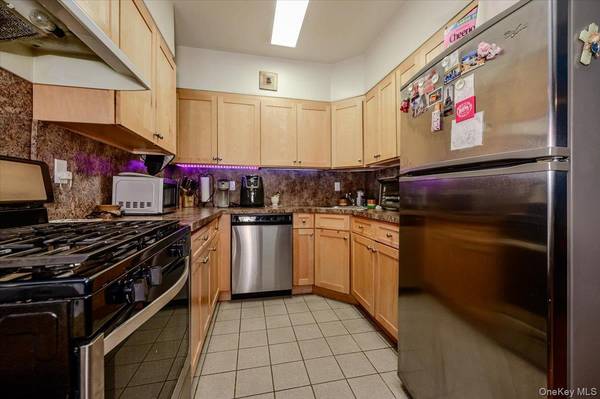 25 W Broadway #417, Long Beach, NY 11561