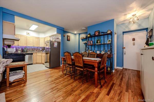 25 W Broadway #417, Long Beach, NY 11561
