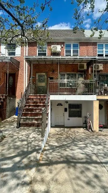 14437 Melbourne AVE, Flushing, NY 11367