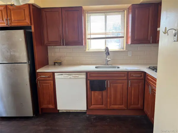 18604 140th AVE, Springfield Gardens, NY 11413