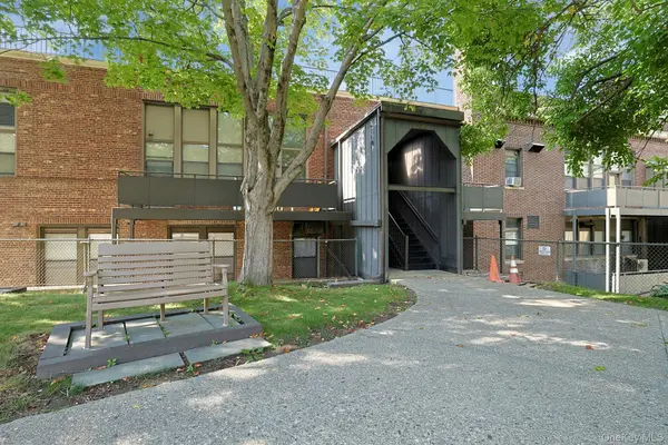 60 Kensico RD #13, Thornwood, NY 10594