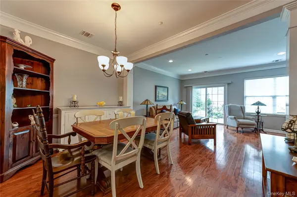 169 Southampton DR, Massapequa, NY 11758