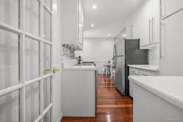 517 Riverdale AVE #4D, Yonkers, NY 10705