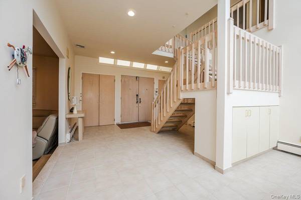 40 Cayuga AVE, Atlantic Beach, NY 11509