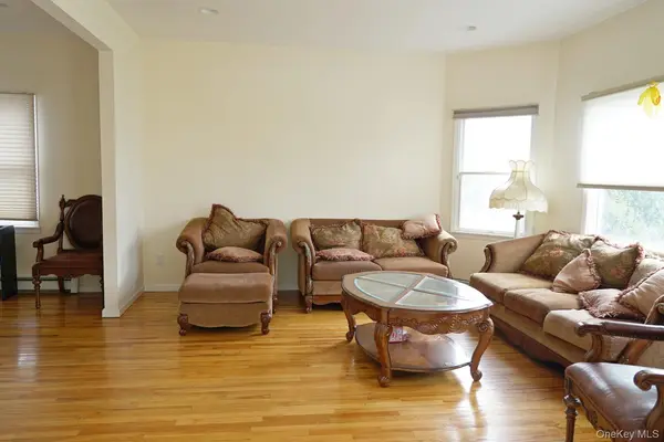 111 Fulton AVE, Garden City Park, NY 11040