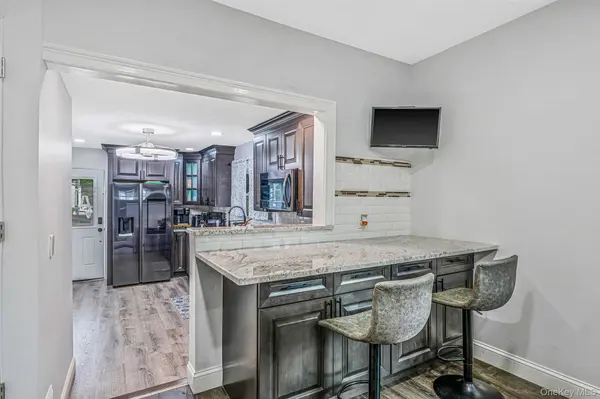 1325 Ackerson BLVD, Bay Shore, NY 11706