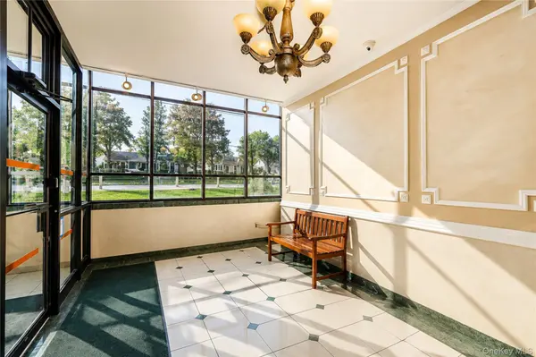 1160 Richmond RD #2F, Staten Island, NY 10304