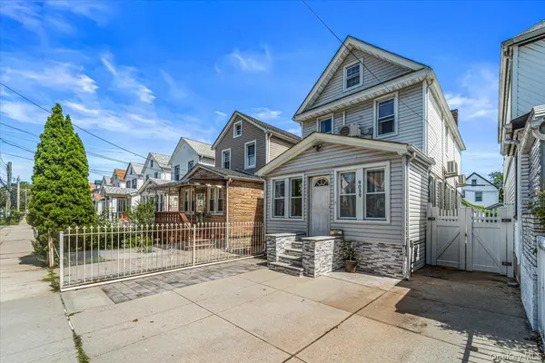 9039 201st ST, Hollis, NY 11423