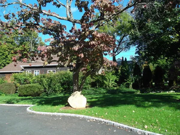 95 High ST #3, Huntington, NY 11743