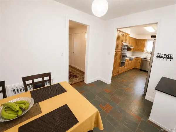 325 W Valley Stream BLVD, Valley Stream, NY 11580