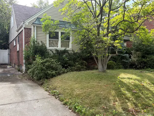 53-17 203rd ST, Bayside, NY 11364