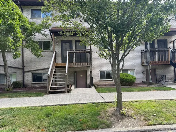 26 Cooper RD #810, Poughkeepsie, NY 12603