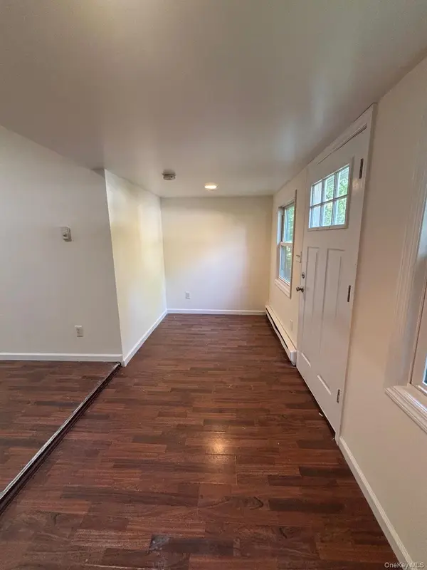 141 Huguenot DR, Mastic Beach, NY 11951