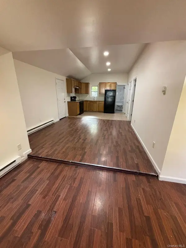 141 Huguenot DR, Mastic Beach, NY 11951