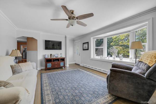 3 Carlson CT, Kings Park, NY 11754